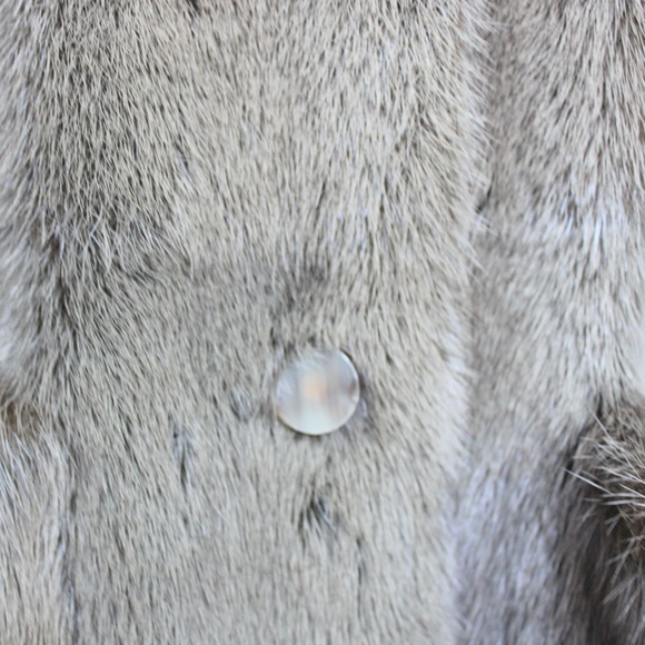 Yves Salomon *Reversible* Sheared Mink/Suede Coat, size 38. *Worn twice* - Picture 7 of 16